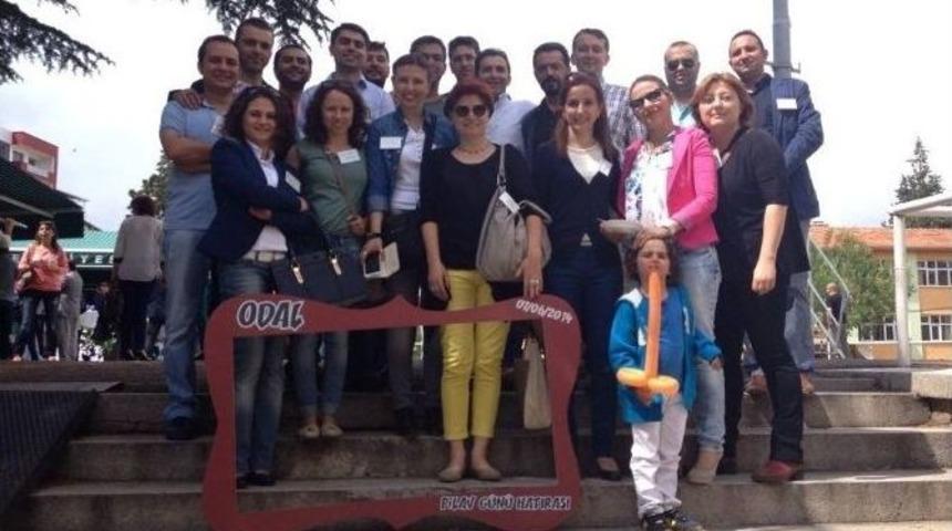 Uşak Anadolu Lisesi Mezunarı G&uuml;n Sayıyor