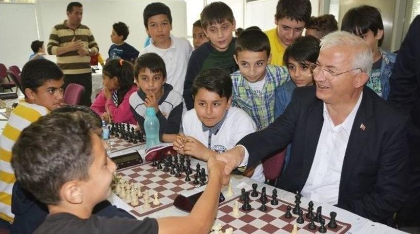 Torbalı&rsquo;da Satran&ccedil; Bayramı