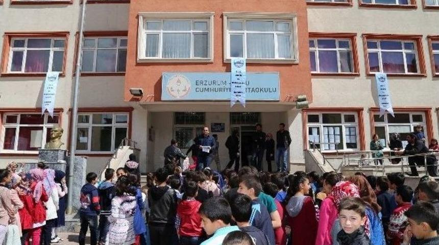 &Ouml;ğrenciler Altın &Ouml;d&uuml;ll&uuml; Siyer-i Nebi Yarışmasında Ter D&ouml;kt&uuml;