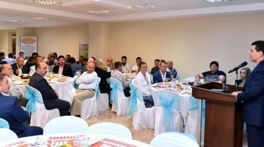 T&uuml;t&uuml;nc&uuml;&rsquo;den Hayırseverlere Yemek