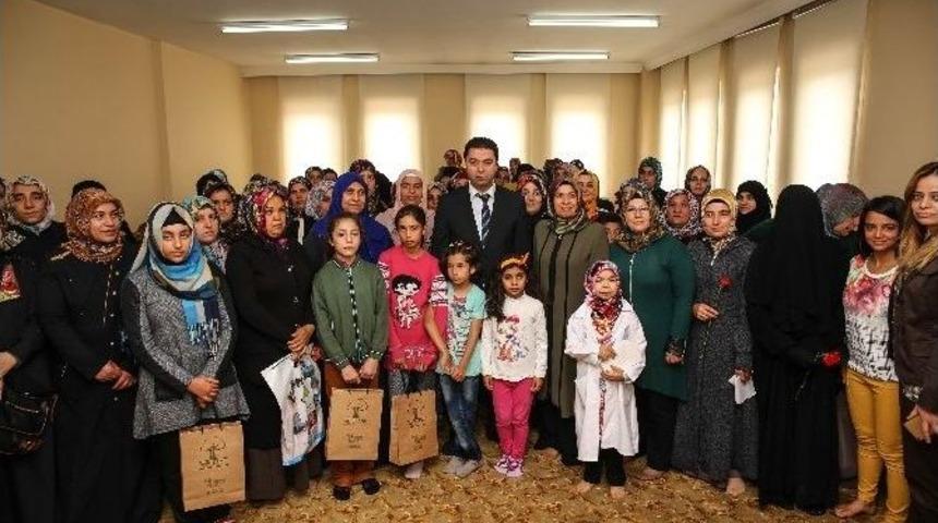 Yetim &Ccedil;ocuklar Anneler G&uuml;n&uuml;&rsquo;n&uuml; Kutladı