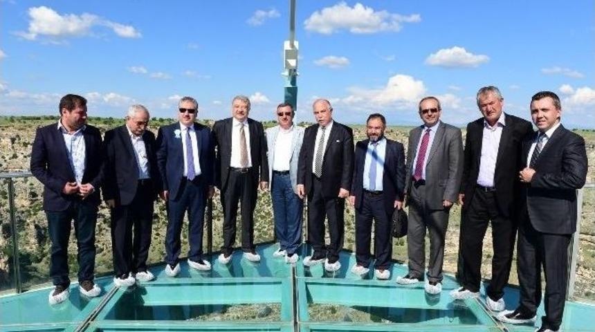 Ulubey Kanyonu Cam Terası 11 Ayda 110 Bin Kişi Ziyaret Etti