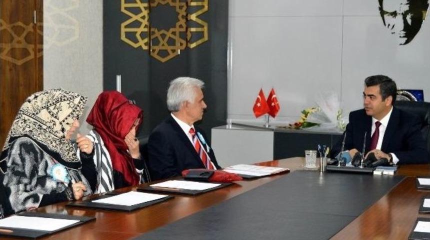 Kentte Vakıflar Haftası Kutlamaları Başladı