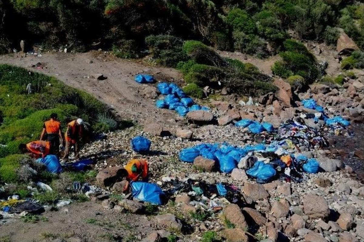 Ka&ccedil;akların &Ccedil;&ouml;pleri Temizleniyor