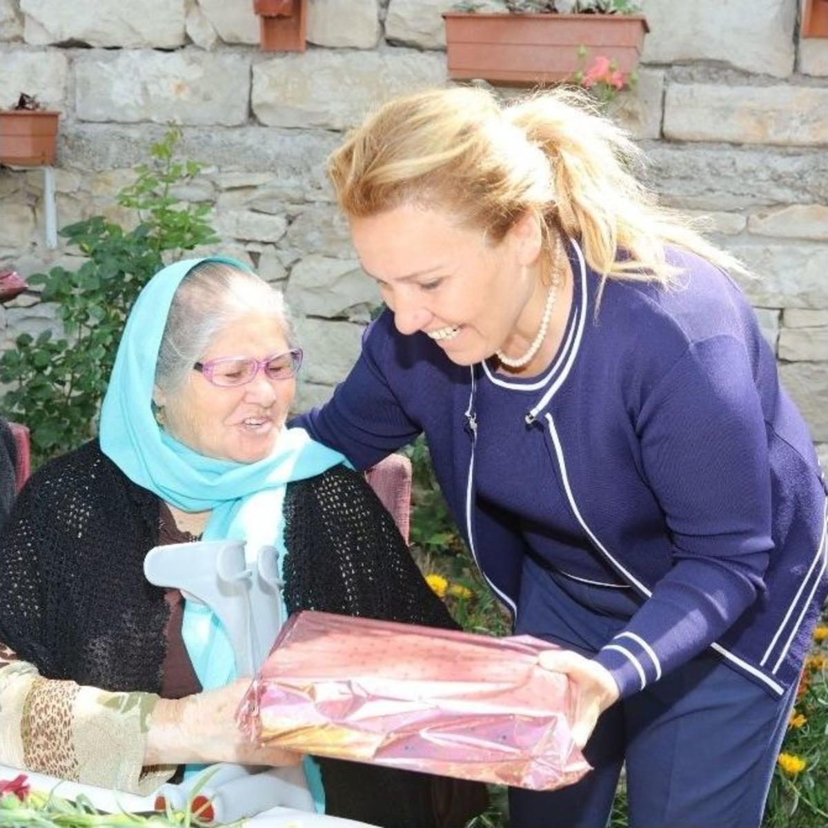 Şehit Anneleri Urla&rsquo;da Unutulmadı