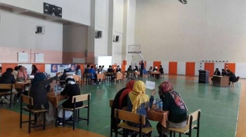 Liseli Gen&ccedil;ler Peygamberi (sav) İ&ccedil;in Yarıştı