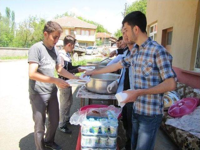 Yukarı Yoncaağa&ccedil; K&ouml;y&uuml;nde Hayır Yemeği 2