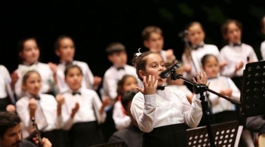 K&uuml;&ccedil;&uuml;k&ccedil;ekmece Bilgi Evleri&rsquo;nden Anneler G&uuml;n&uuml; &Ouml;zel Konseri