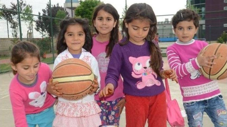 Eflatun Koleji Sosyal Sorumluluk Projelerine Devam Ediyor