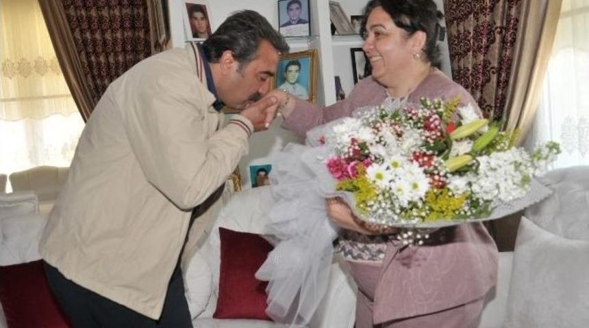 &Ccedil;etin, Şehit Anneleriyle Buluştu