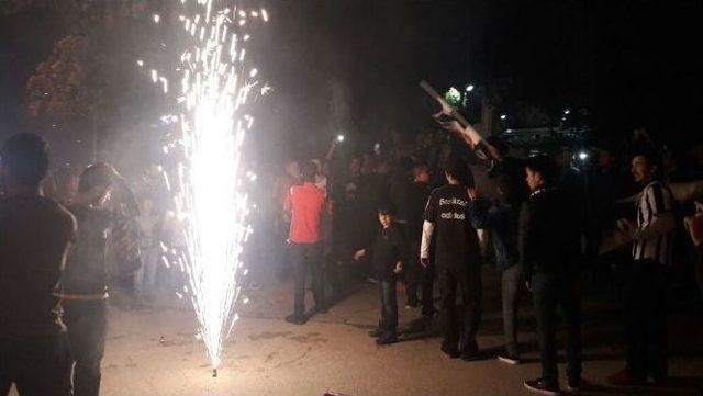 Bilecik&rsquo;te Beşiktaşlı Taraftarlar Sokağa D&ouml;k&uuml;ld&uuml; 2
