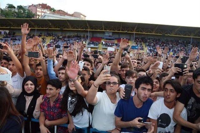 Ey&uuml;pl&uuml; Gen&ccedil;ler &rsquo;mustafa Ceceli&rsquo; Dedi 2