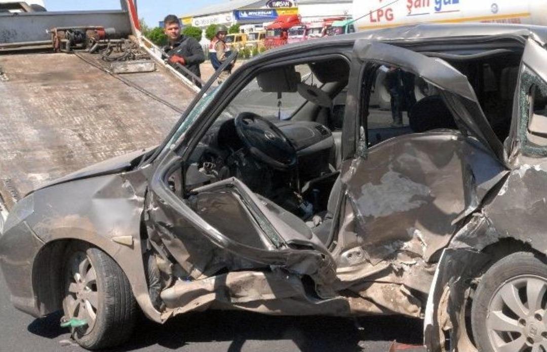 Diyarbakır&rsquo;da Hatalı Sollama: 1 &Ouml;l&uuml;, 6 Yaralı