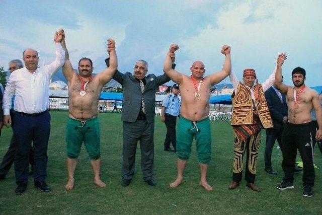 İsmet Atlı Karakucak G&uuml;reşleri&rsquo;nde Başpehlivan Polat&ccedil;ı 3