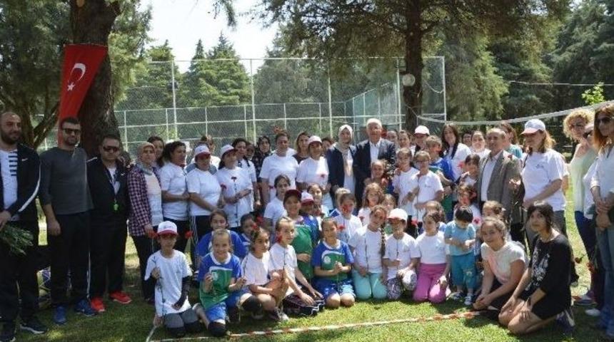 Anneler Ve Kızları Aynı Takımda Yarıştı