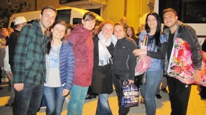 Lise &Ouml;ğrencileri İspanya&rsquo;ya Uğurlandı