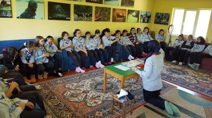 İzciler Doğal Afet Eğitim Kampı D&uuml;zenledi