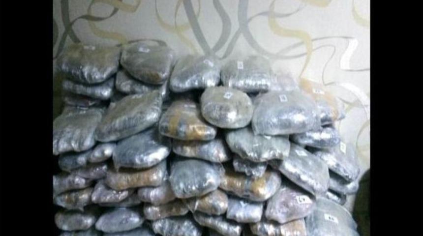 Minib&uuml;s&uuml;n Tavan D&ouml;şemelerinden 93 Kilo Esrar &Ccedil;ıktı