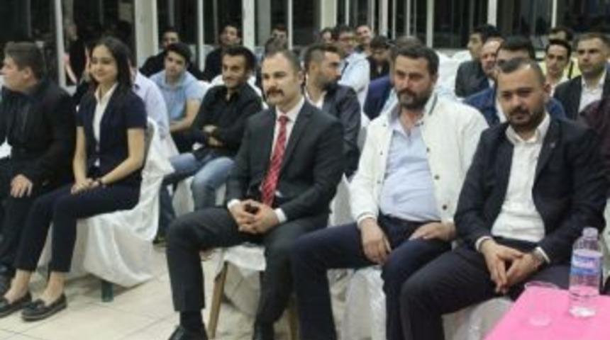 İzmir&rsquo;de T&uuml;rk&ccedil;&uuml;l&uuml;k G&uuml;n&uuml; Dayanışması