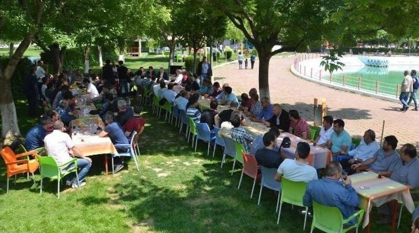 Eğitim-bir-sen, Y&uuml;z&uuml; Maskeli Kişilerin Aktaş&rsquo;a Yaptığı Saldırıyı Kınadı