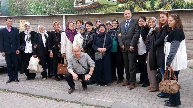 Eskişehirli &Uuml;lk&uuml;c&uuml; Kadınlardan Anneler G&uuml;n&uuml;&rsquo;nde Şehit Anneleri Onuruna Kahvaltı 1