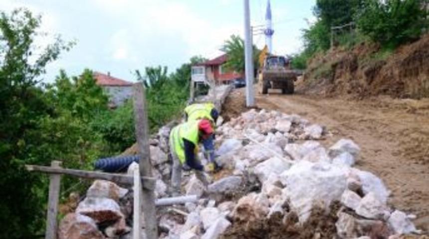 Kartepe Belediyesi&rsquo;nden Eşme&rsquo;de Duvar &Ccedil;alışması