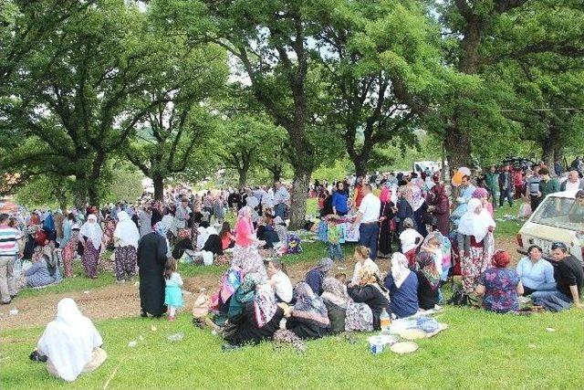 Karaibrahimler &lsquo;garip&ccedil;e&rsquo; Hayrı Yapıldı 1