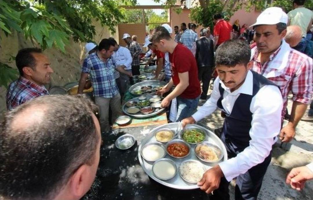 Sarı&ccedil;am Mahallesinde 3. Geleneksel Hayır Yemeği