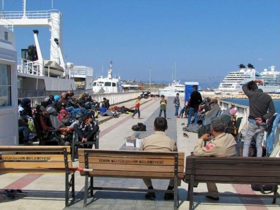 &Ccedil;eşme&rsquo;de 63 Sığınmacı Yakalandı