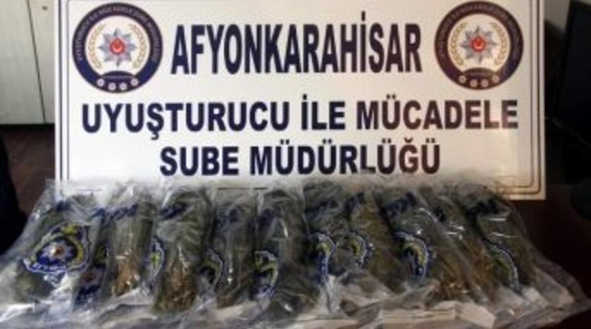 Afyonkarahisar&rsquo;da Polis 5 Kilogram Esrar Ele Ge&ccedil;irdi