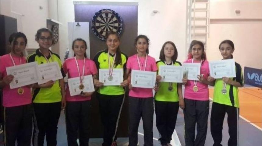 Pınarbaşı Kız Dart Takımı B&ouml;lgede İkinci Oldu