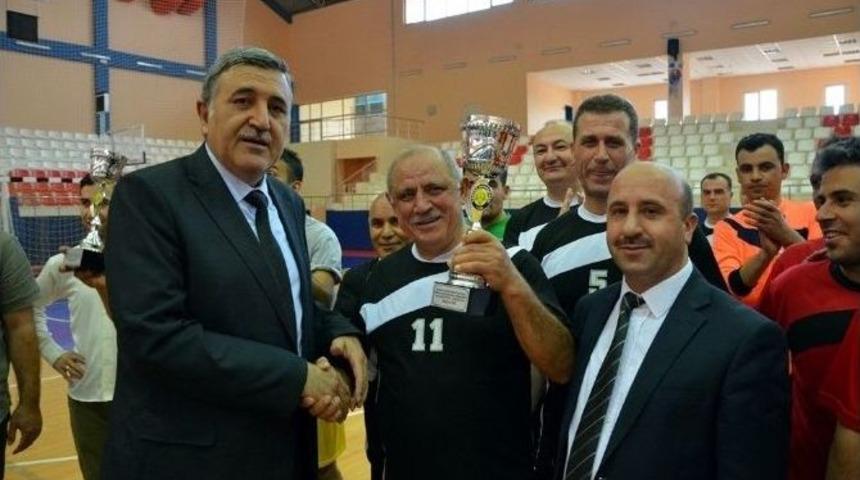 Harran &Uuml;niversitesindeki Spor Turnuvaları Sona Erdi