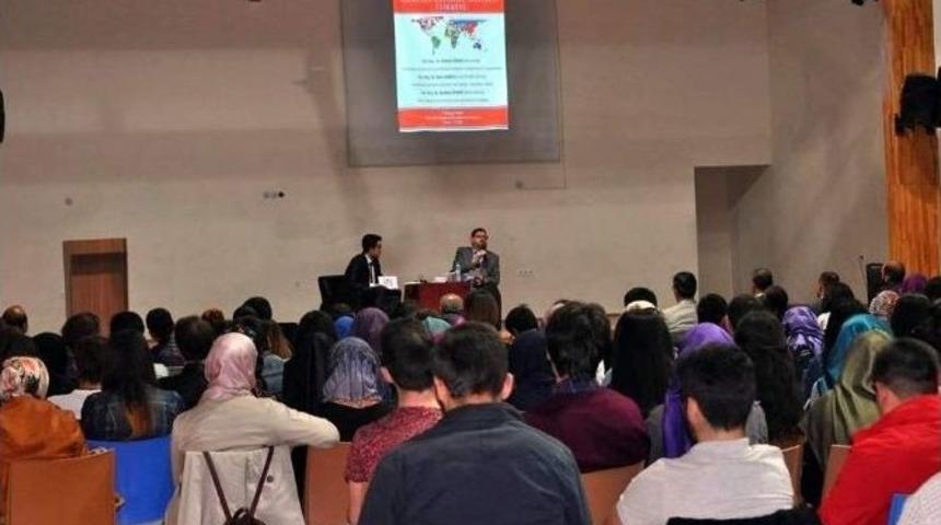 K&uuml;tahya&rsquo;da &rsquo;k&uuml;resel &Ccedil;izgide Gelişen T&uuml;rkiye&rsquo; Konulu Konferans