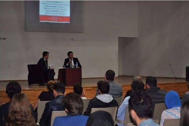 Kütahya’da ’küresel Çizgide Gelişen Türkiye’ Konulu Konferans