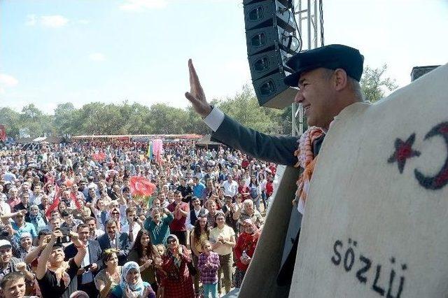 Uluslararası &Ccedil;ukurova Y&ouml;r&uuml;k T&uuml;rkmen Ş&ouml;leni 1