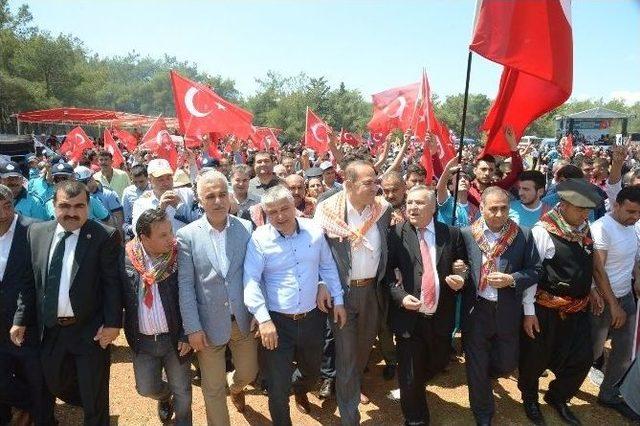 Uluslararası &Ccedil;ukurova Y&ouml;r&uuml;k T&uuml;rkmen Ş&ouml;leni 3