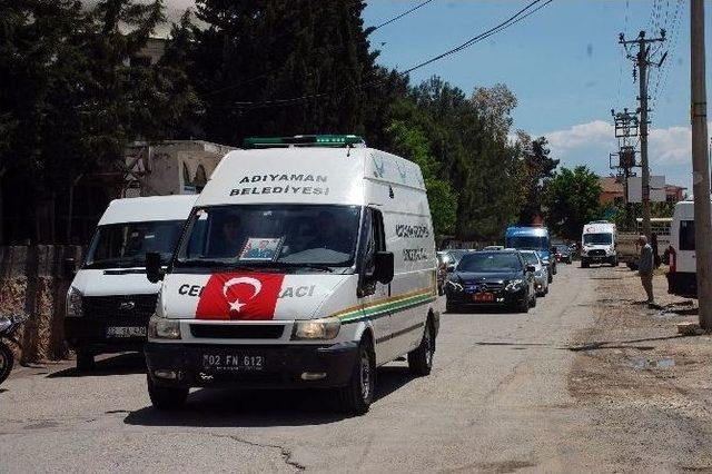 Şehit Son Kez Baba Ocağına Getirildi 1