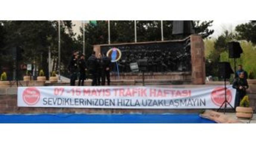 Et&uuml; Trafik Haftası Kutlamalarına Katıldı