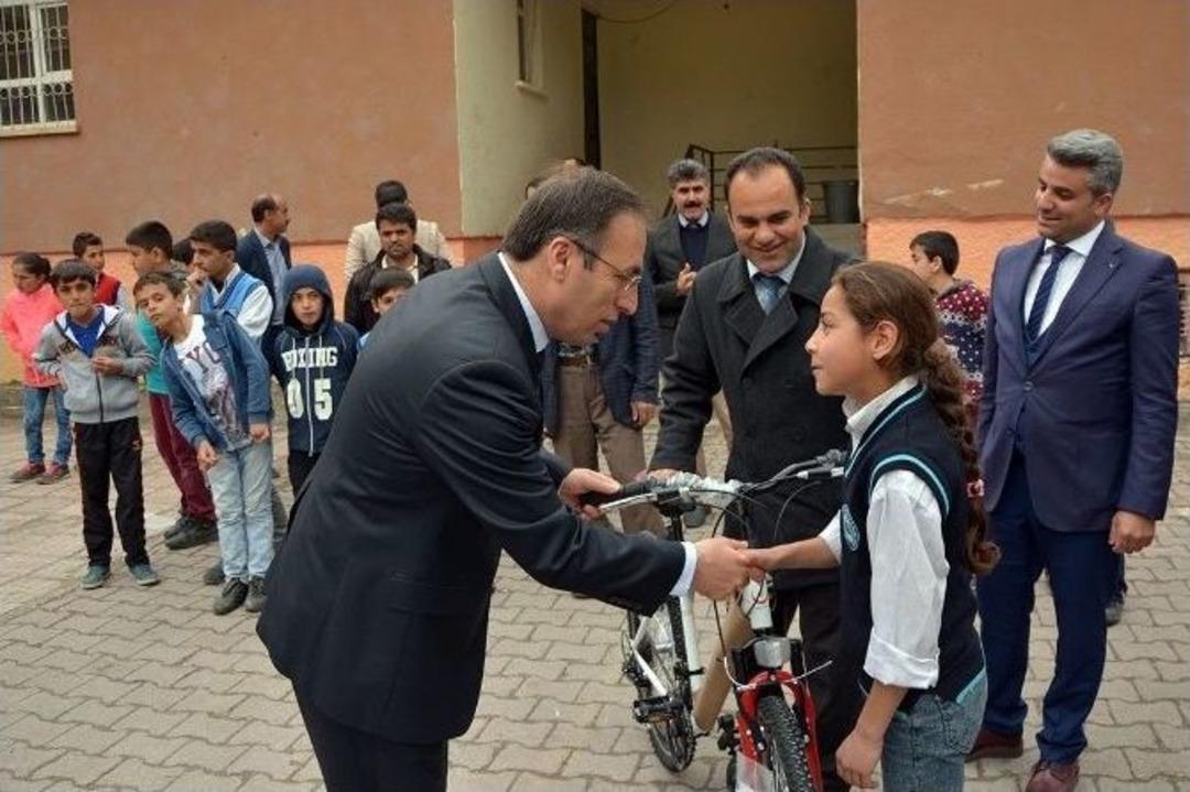 &Ccedil;ataklı &Ouml;ğrenciler Bisikletlerine Kavuştu