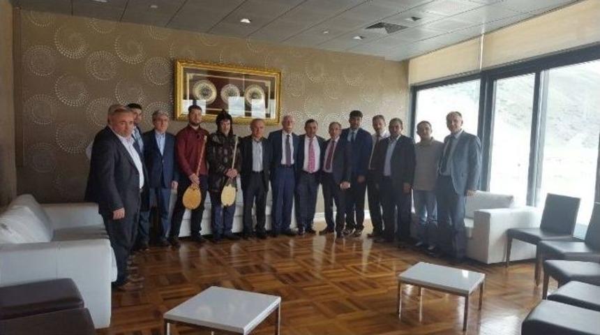 Hak-iş&rsquo;den Boydak Holdinge Dombıralı Ziyaret