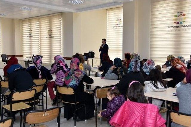 Kocasinan Belediyesi’nden Anneler Günü’nde ‘anne’ Eğitimi