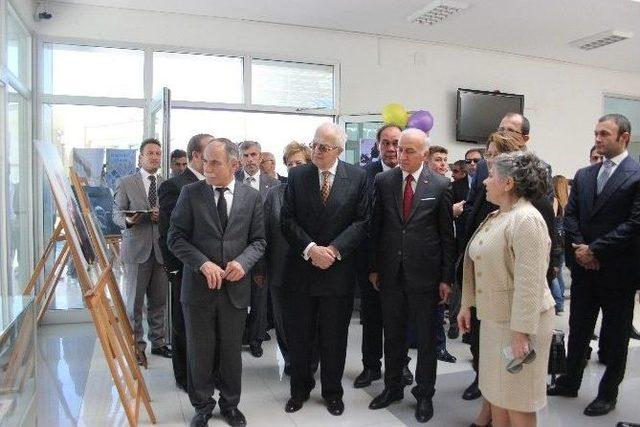 İletişim Fak&uuml;ltesi&rsquo;nde "hayattan Kareler" Fotoğraf Sergisi 1