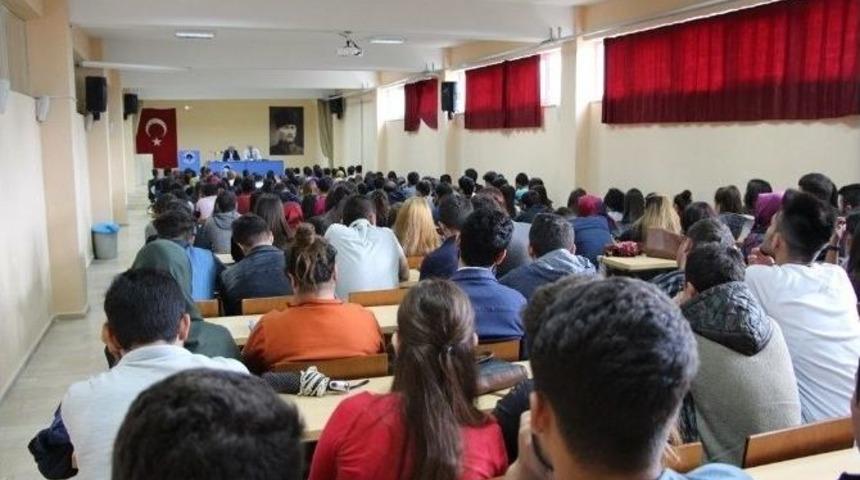 Gediz Meslek Y&uuml;ksekokulu&rsquo;nda &lsquo;t&uuml;rkiye&rsquo;de Sigortacılığın Geleceği&rsquo; Konulu Seminer