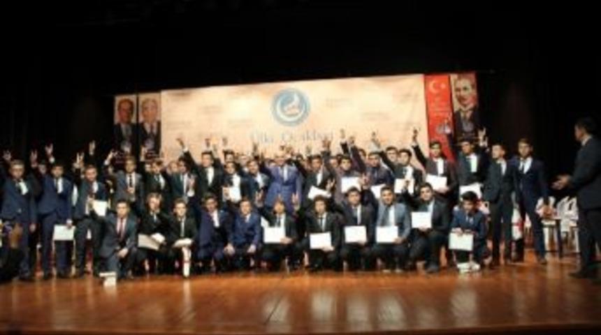 &Uuml;lk&uuml; Ocakları Genel Merkezi Bilgi Yarışması Finalinde Şampiyon İstanbul