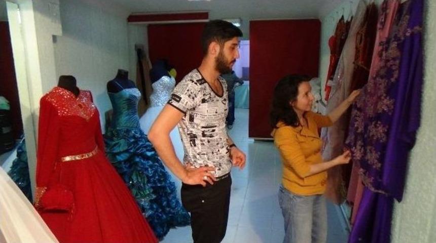 Şehit Ailelerine Gelinlikler &Uuml;cretsiz