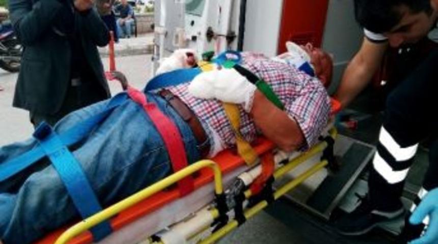 Kamyonet Şarampole Devrildi: 1 Yaralı