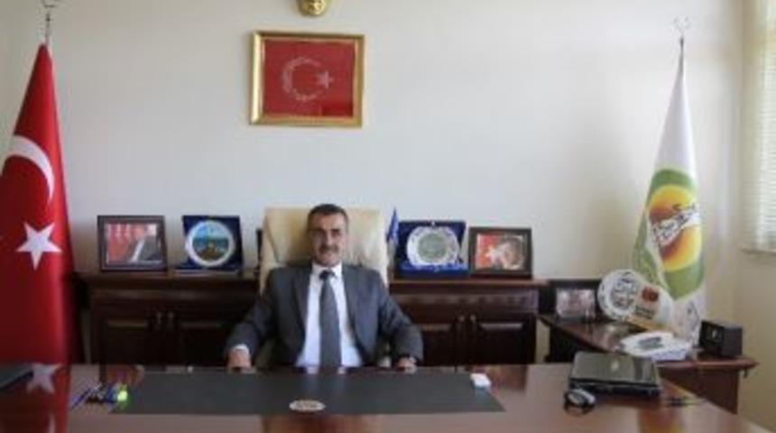 Başkan Ankara&rsquo;ya Gitti, Koltuğu Engelli Meclis &Uuml;yesine Bıraktı