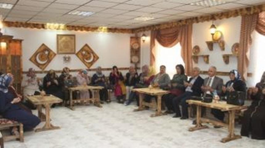 Erzincan Belediyesi Ve Kadın Meclisi Şehit Annelerini Yılın Annesi İlan Etti