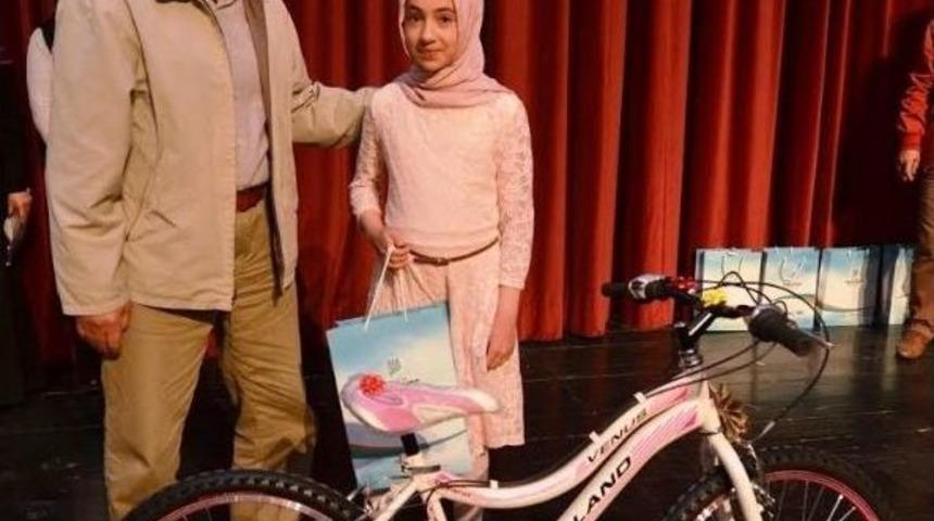 &ldquo;ufka Yolculuk, Hadis Bilgi Yarışması&rdquo; &Ouml;d&uuml;lleri Sahiplerini Buldu