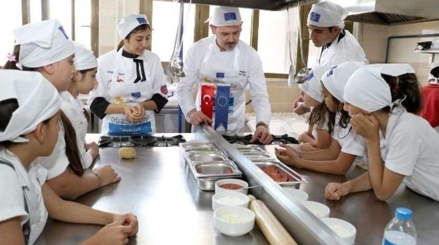 Minik Şefler Avrupa Mutfağını &Ouml;ğrendi